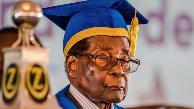 Zimbabwe's Robert Mugabe leads university commencement, on Nov 17, 2017